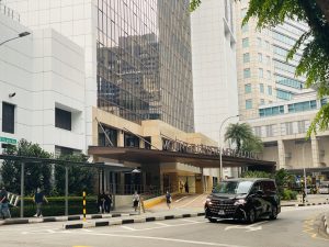 Ung thư phổi giai đoạn 4 di căn xương: Hành trình điều trị của một người bệnh có đột biến EGFR tại Singapore