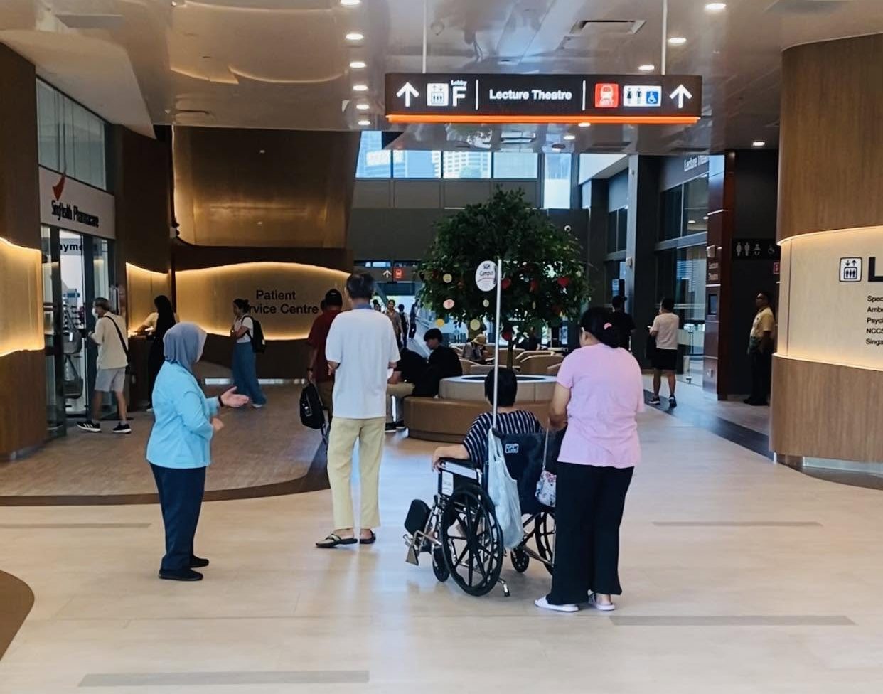 Một trường hợp ung thư cổ tử cung giai đoạn 3: Khi gia đình nghĩ phải mổ càng sớm càng tốt - hình minh họa 2