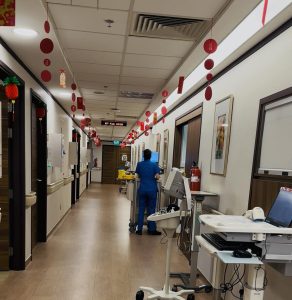 Nốt ruồi bất thường có phải ung thư da không? Khi nào cần sinh thiết?